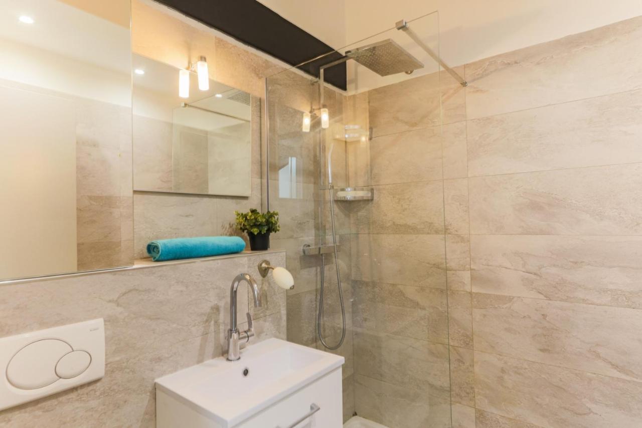 The Liberty Ap4200 By Riviera Holiday Homes Ніцца Екстер'єр фото